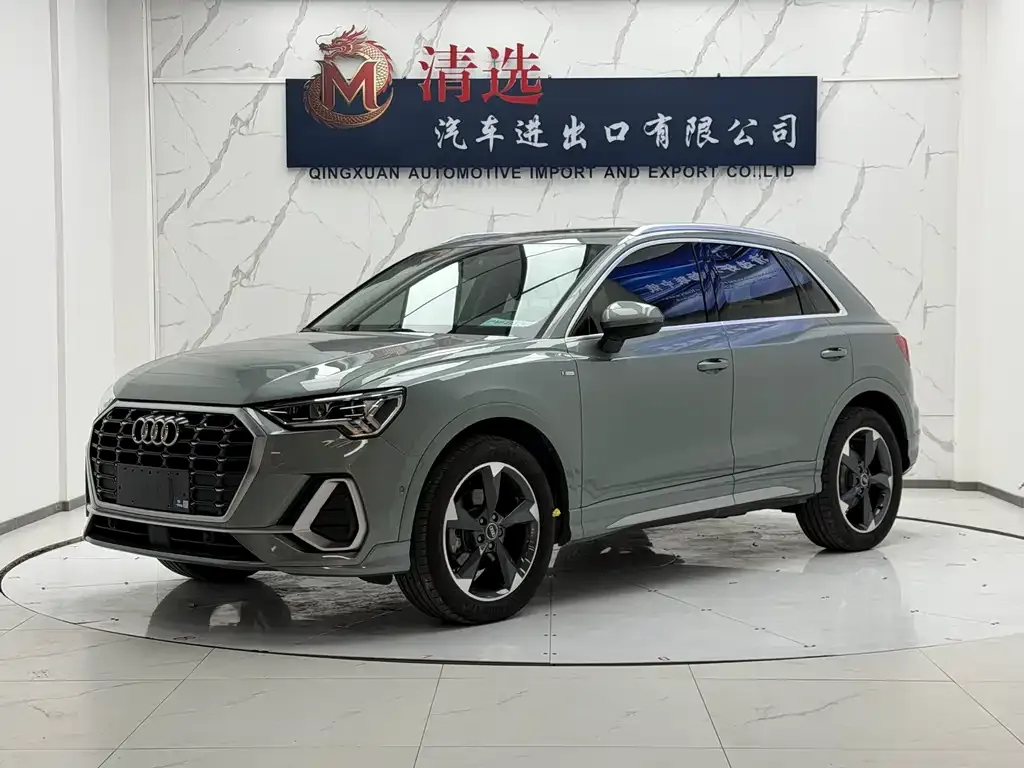 Audi Q3 — фото 1