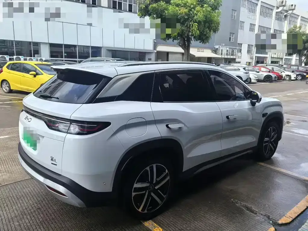 BYD L DM-i — фото 2