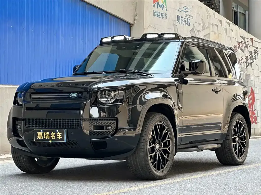 Land Rover Defender — фото 1