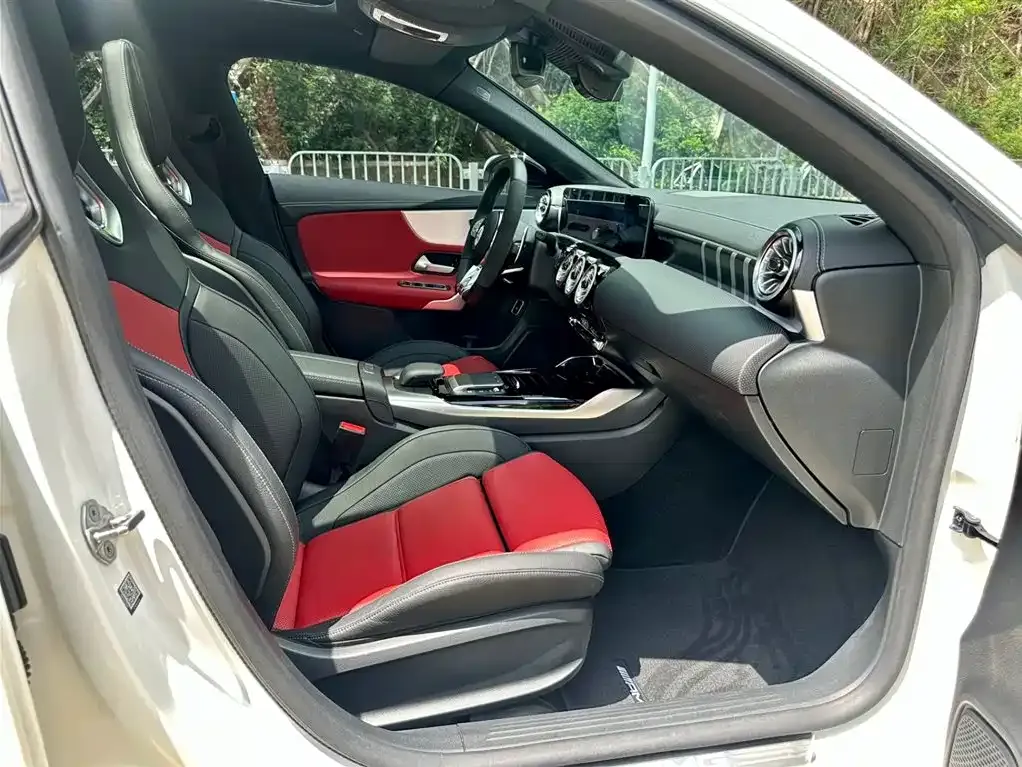 Mercedes-Benz CLA AMG — фото 8