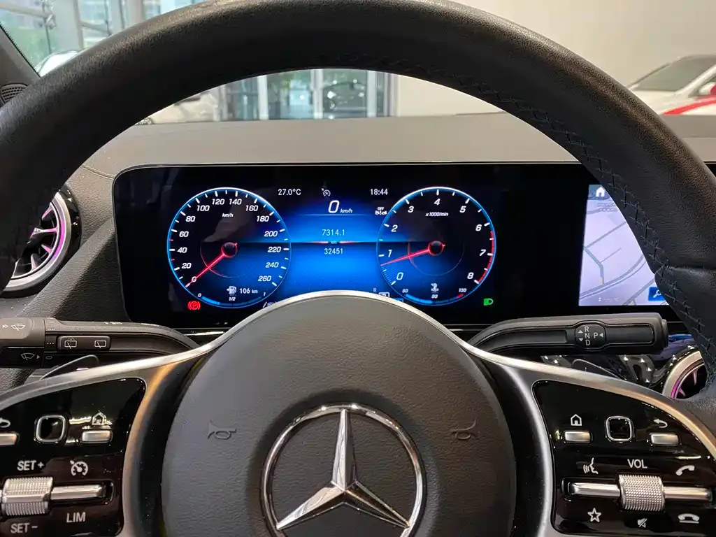 Mercedes-Benz GLA — фото 9