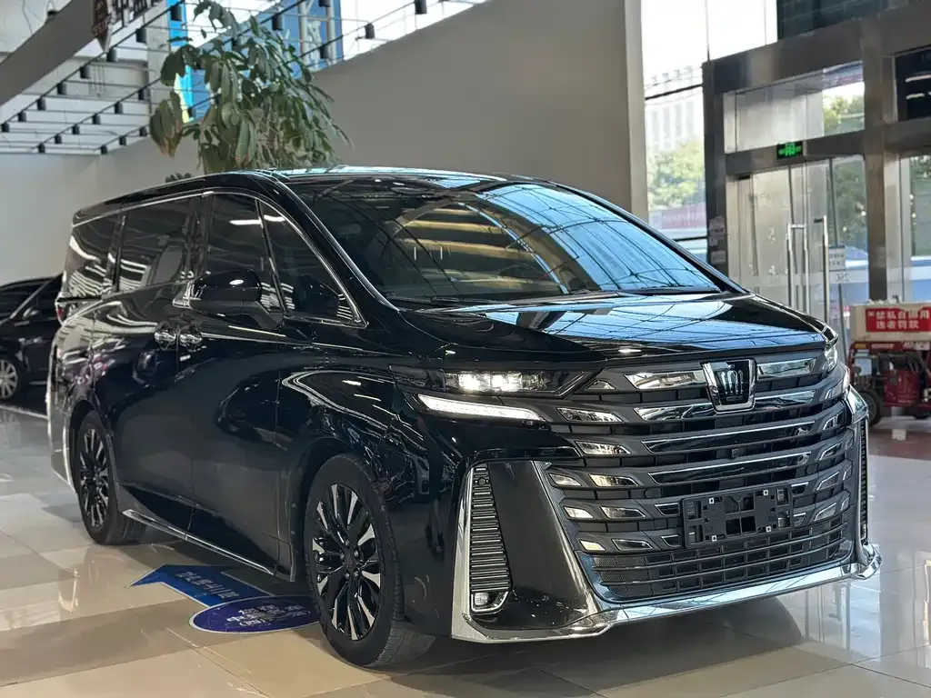 Toyota Vellfire — фото 3