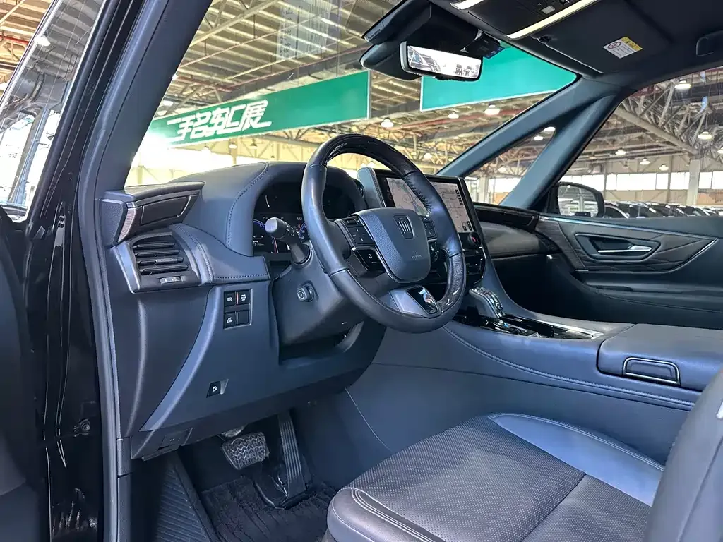 Toyota Vellfire — фото 9