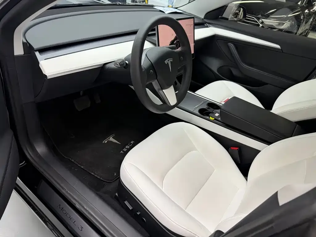 Tesla Model 3 — фото 2