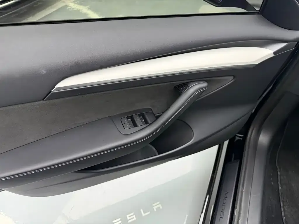 Tesla Model 3 — фото 4