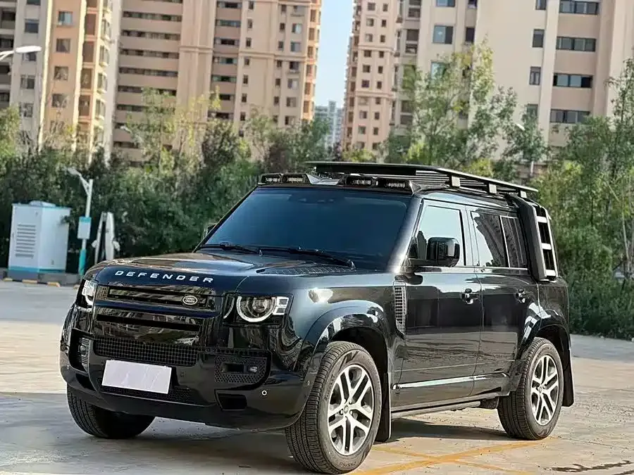 Land Rover Defender — фото 1