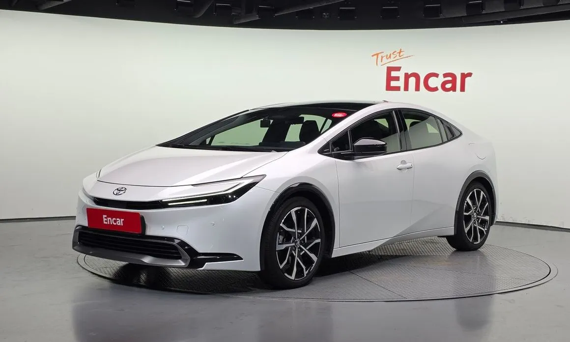 Toyota Prius — фото 1