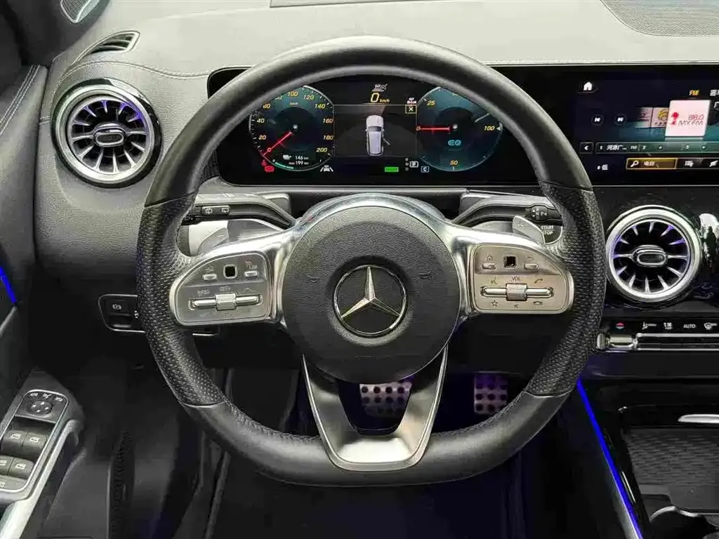 Mercedes-Benz EQB — фото 3
