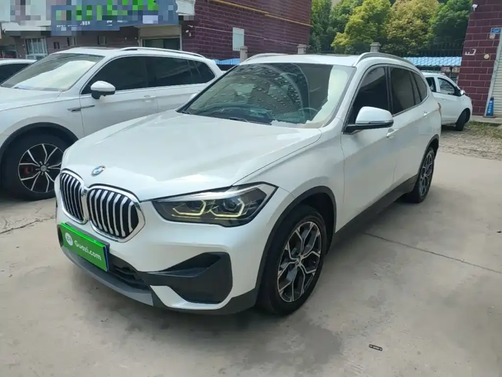 BMW X1 — фото 1