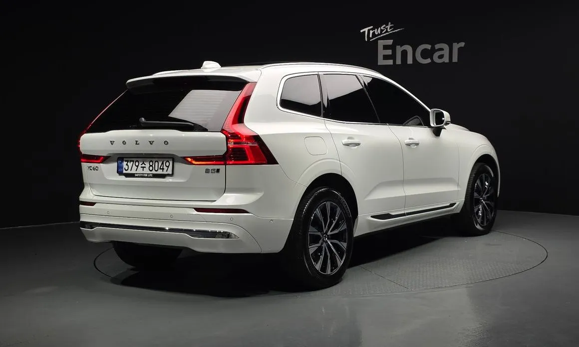 Volvo XC60 — фото 3