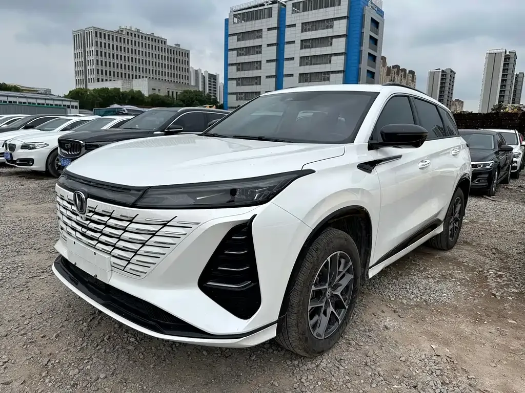 Changan CS75PLUS — фото 1