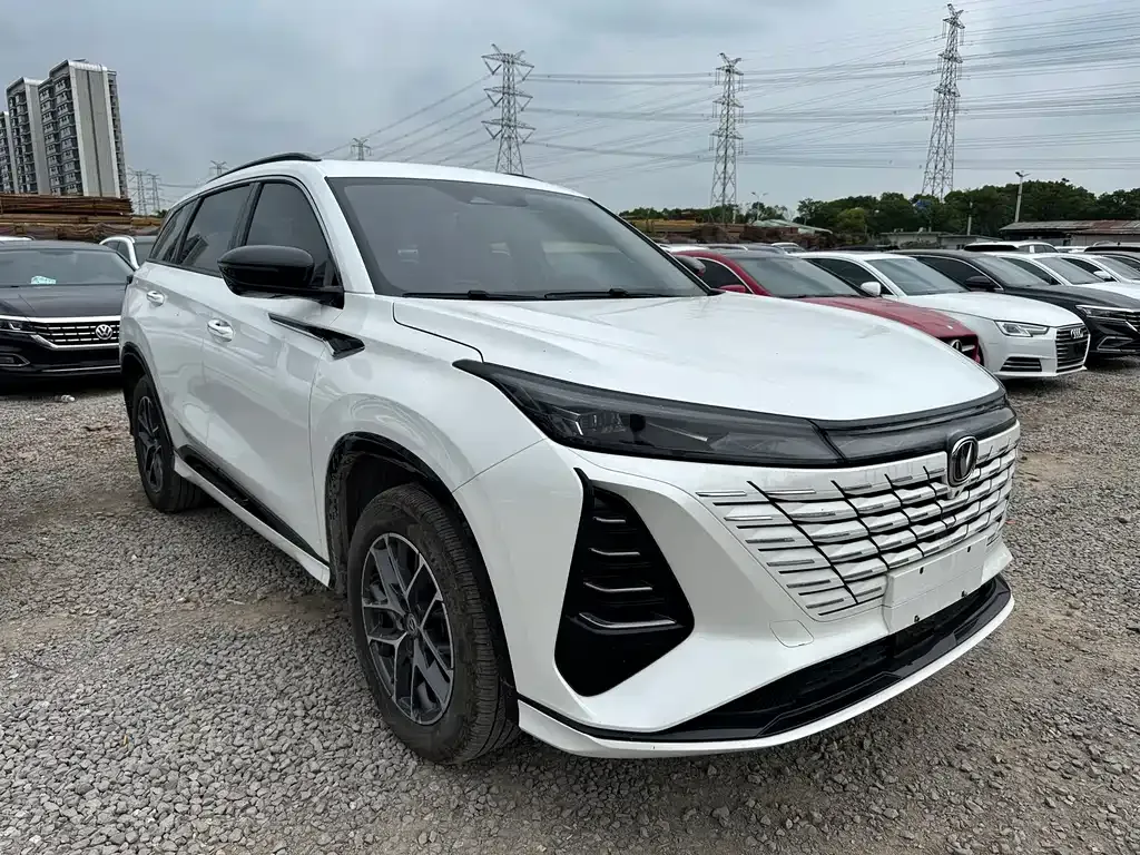 Changan CS75PLUS — фото 3