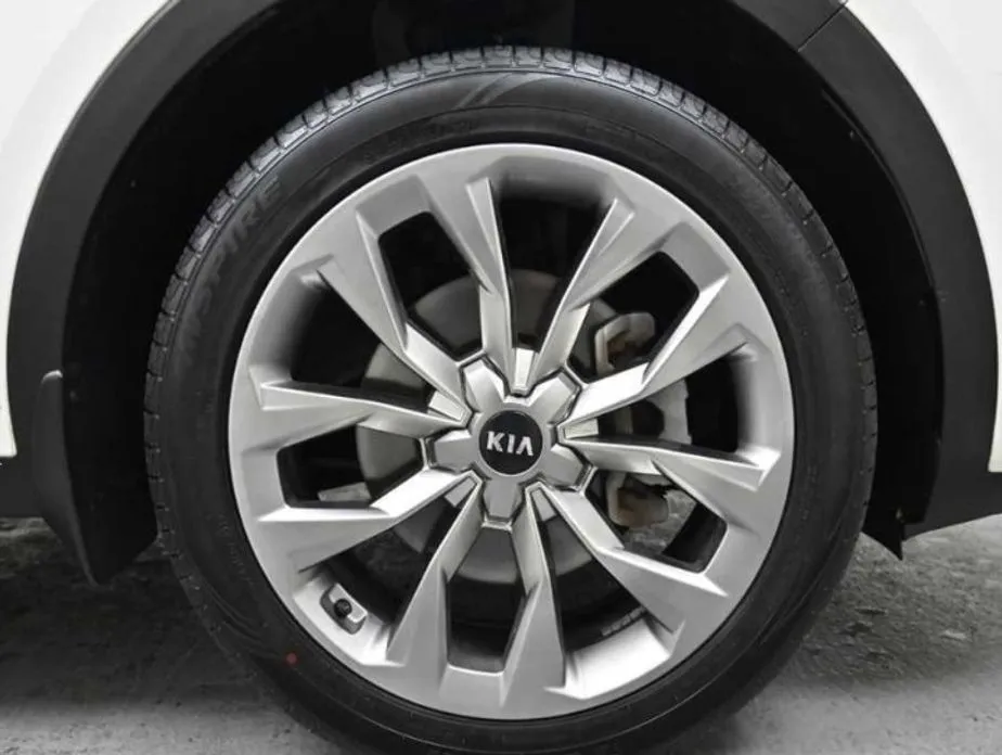 Kia Sorento — фото 5