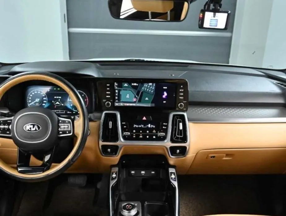 Kia Sorento — фото 10