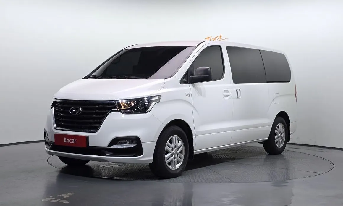 Hyundai Starex — фото 1