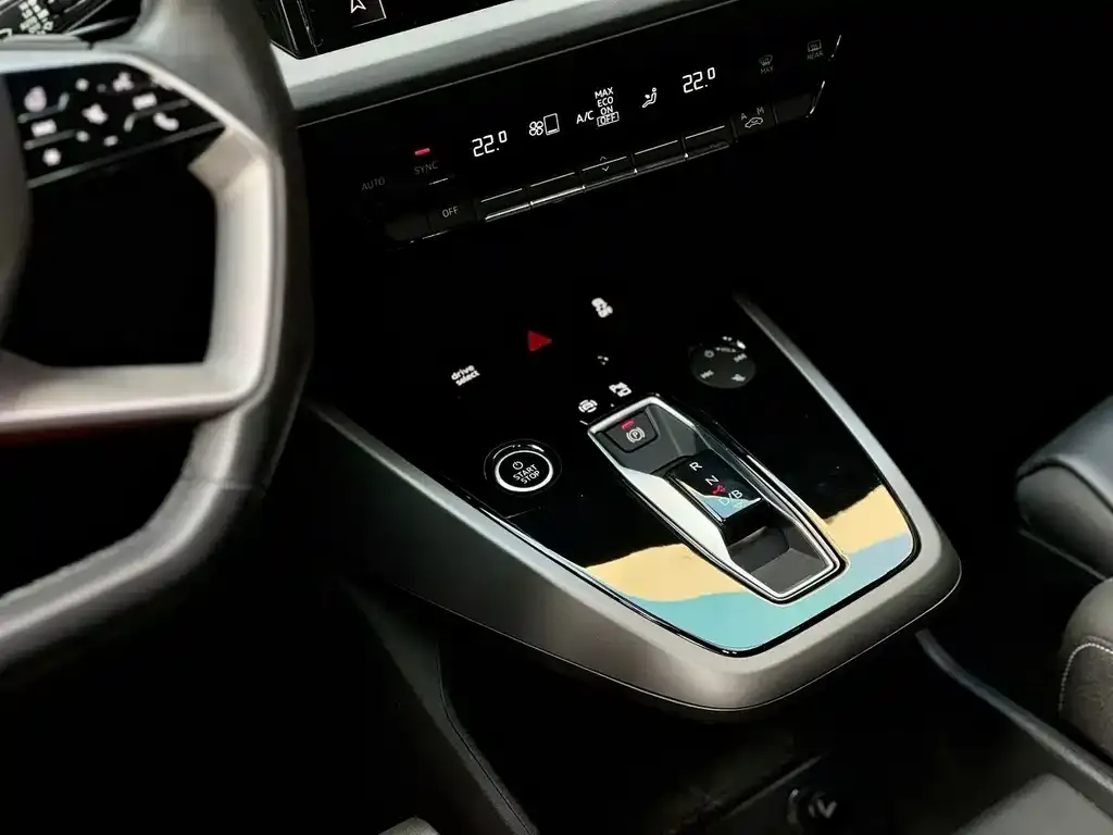 Audi Q5 e-tron — фото 10