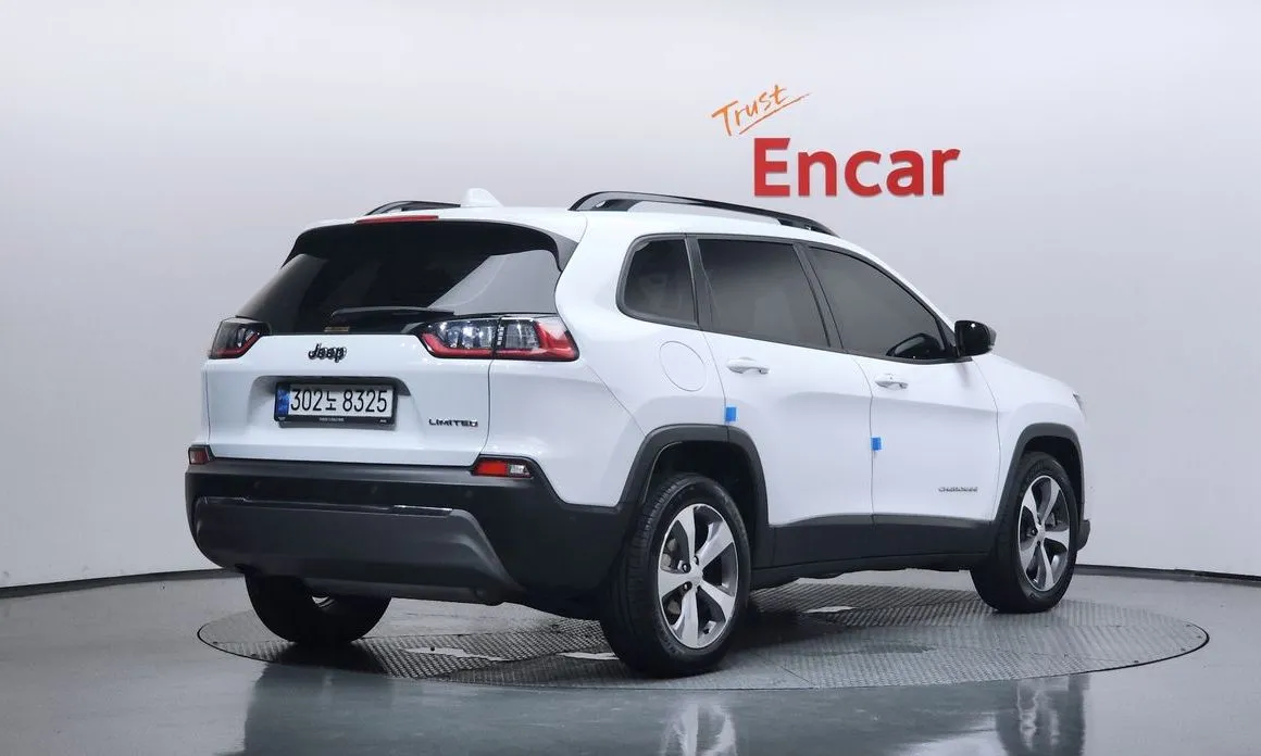 Jeep Cherokee — фото 4