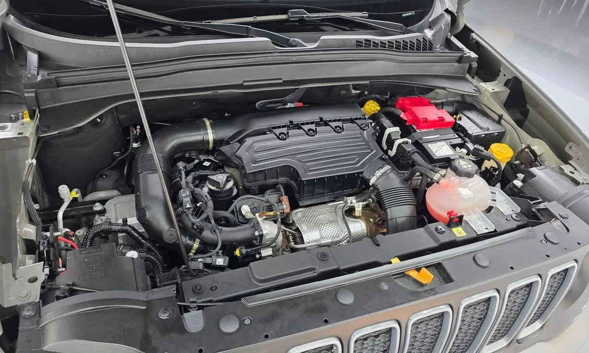 Jeep Renegade — фото 10