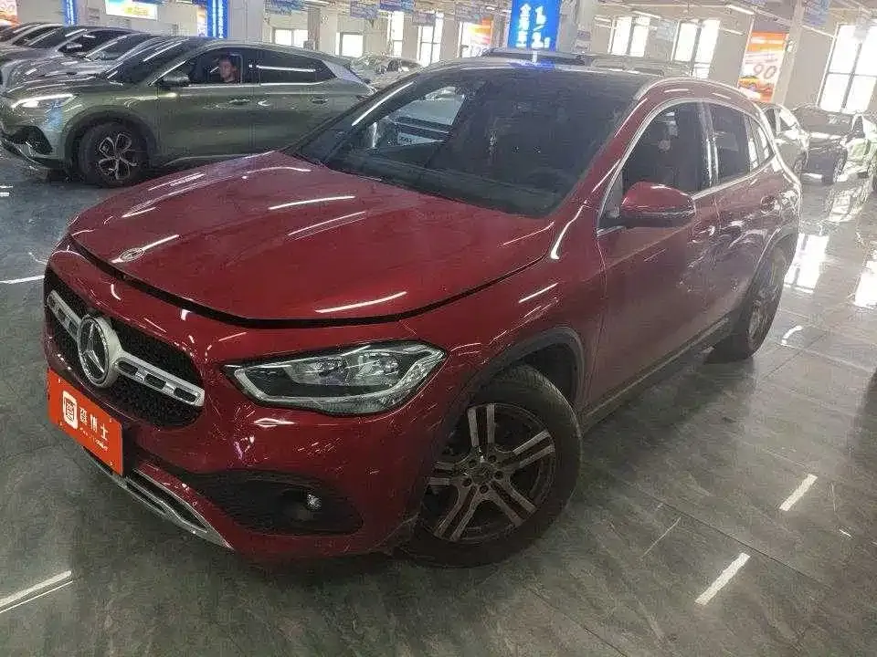 Mercedes-Benz GLA — фото 1