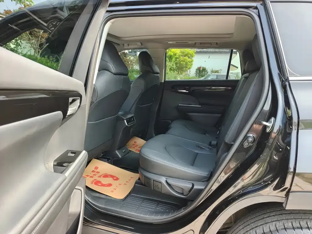 Toyota Highlander — фото 4