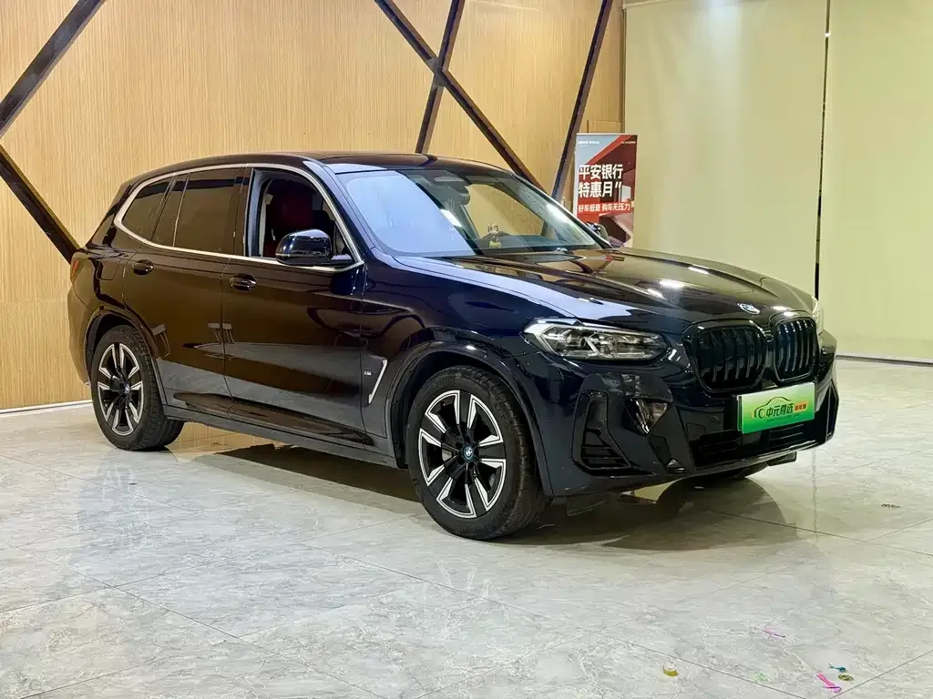 BMW iX3 — фото 4