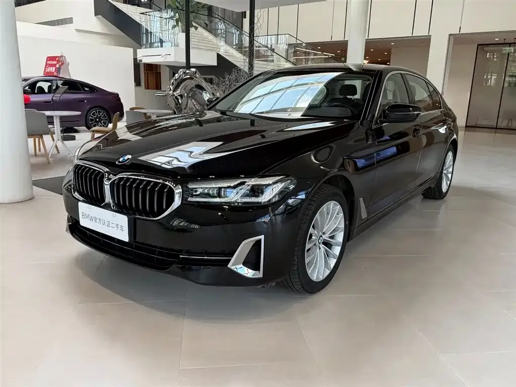 BMW 5 Series — фото 1