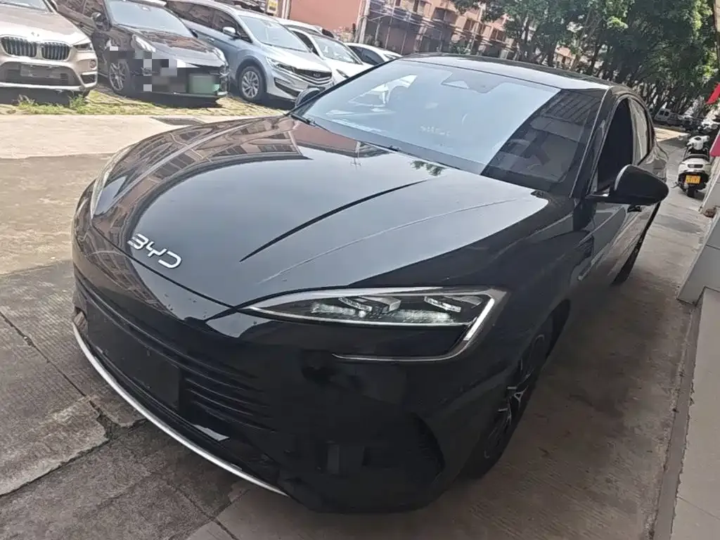 BYD Seal — фото 1