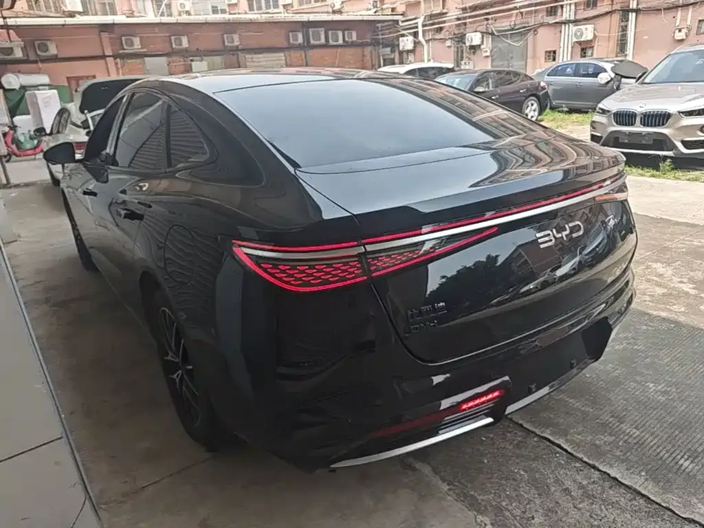 BYD Seal — фото 10