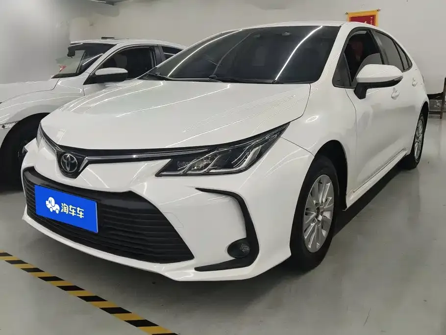Toyota Corolla — фото 1