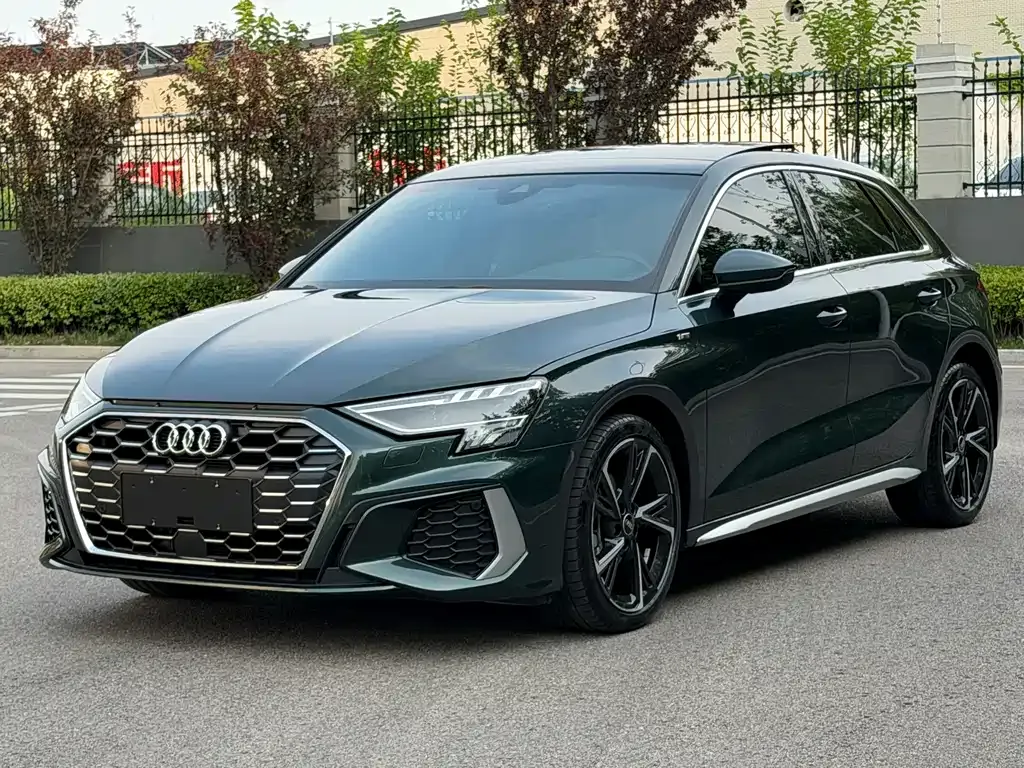 Audi A3 — фото 1