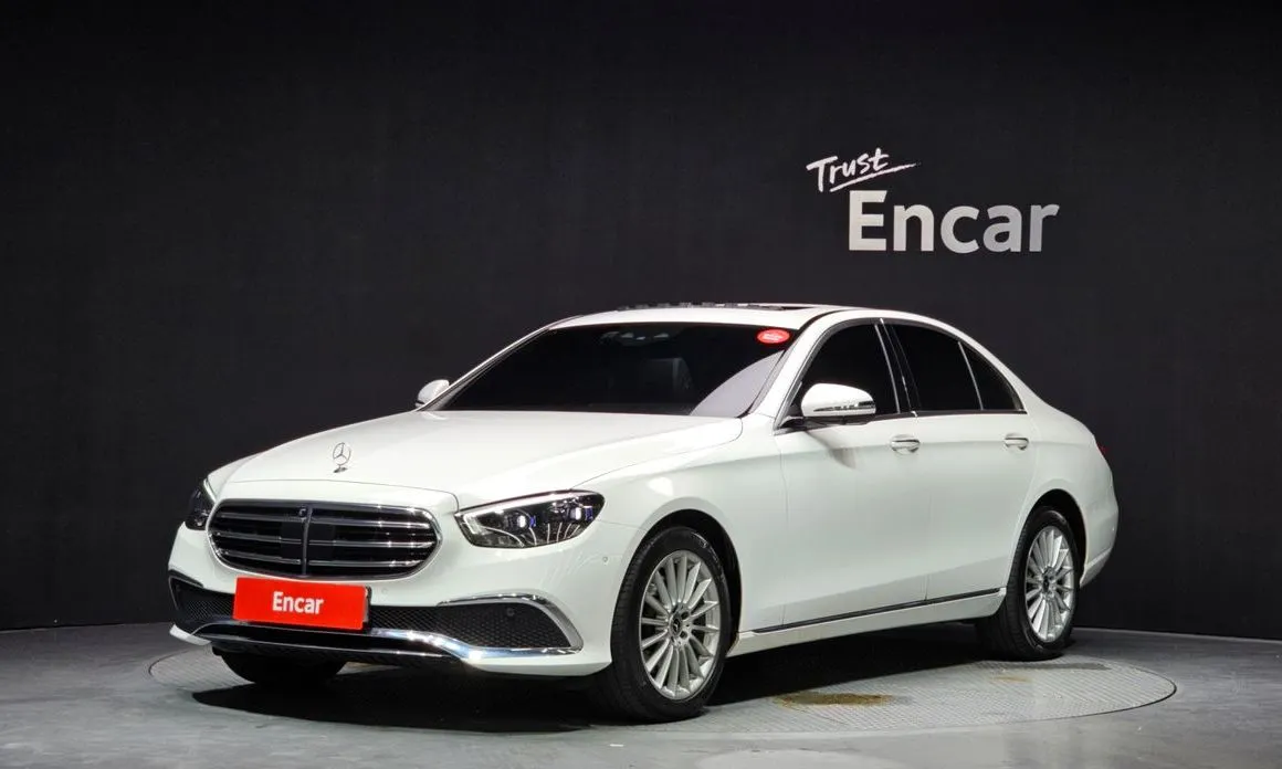 Mercedes-Benz E-Class — фото 1