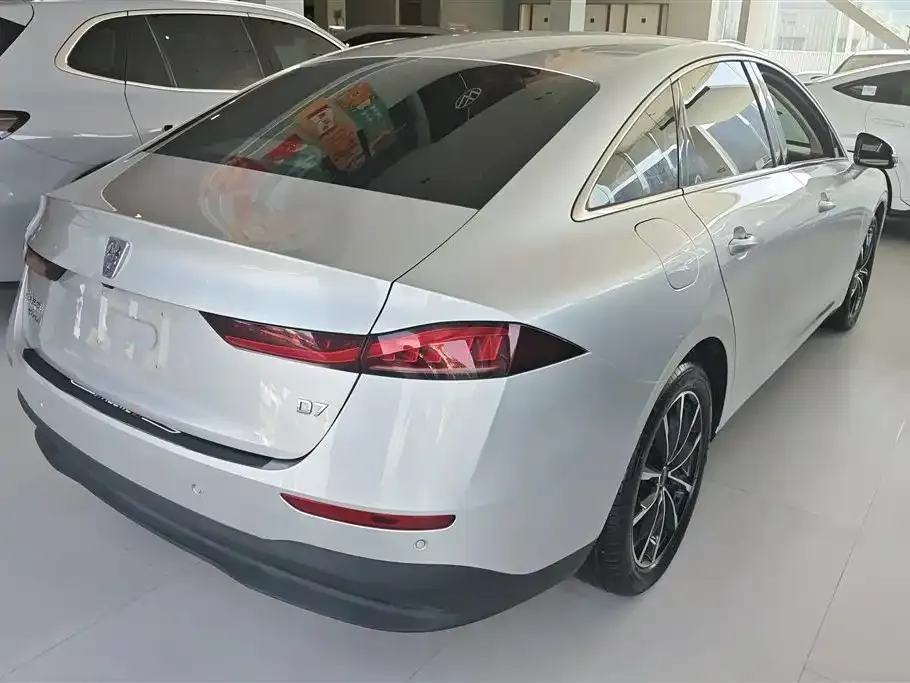 Roewe D7 — фото 5