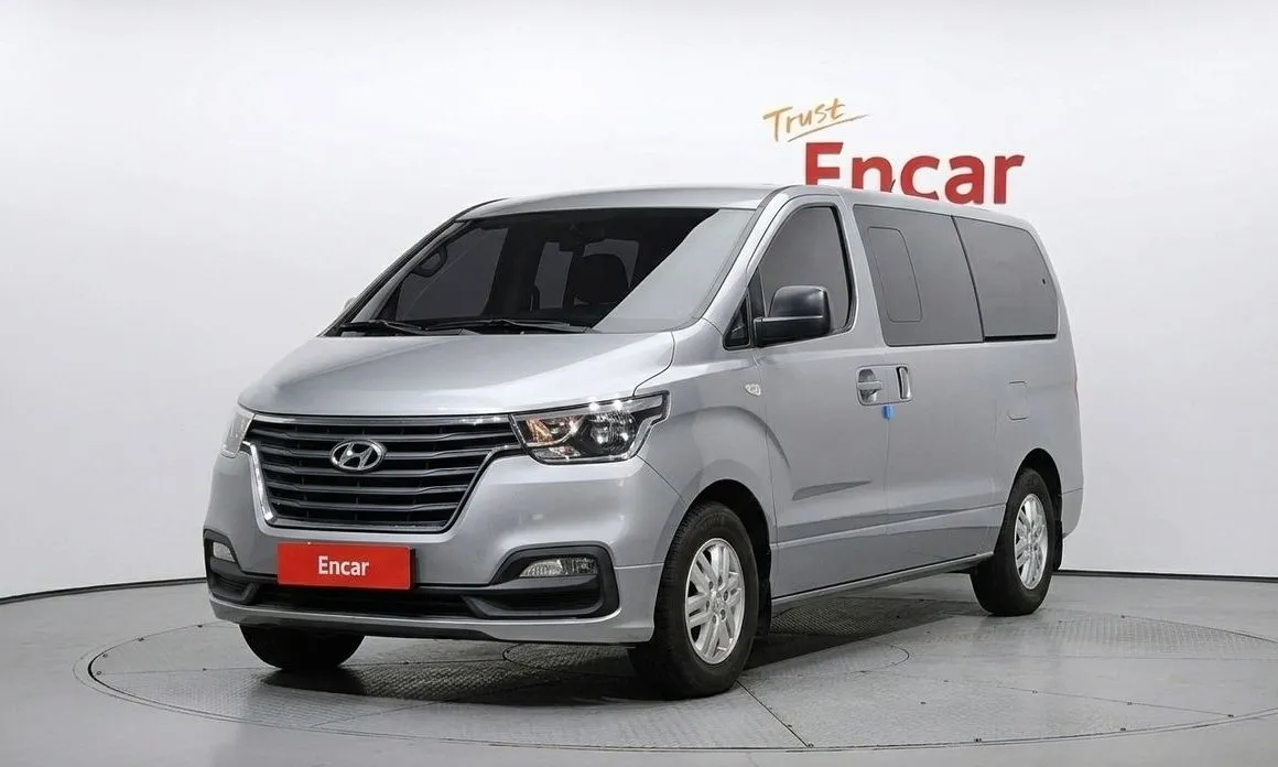 Hyundai Starex — фото 1