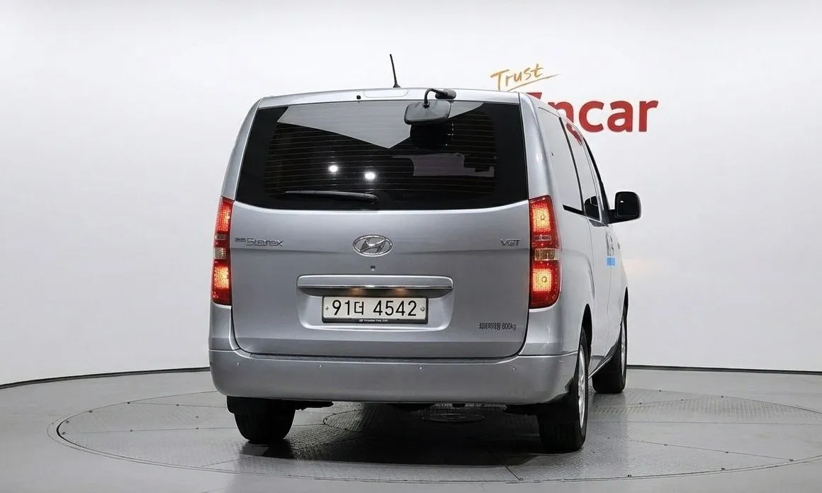 Hyundai Starex — фото 2