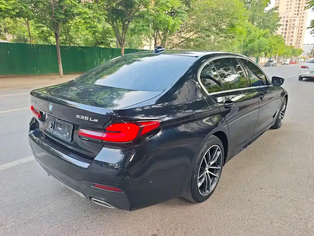 BMW 5 Series New Energy — фото 2