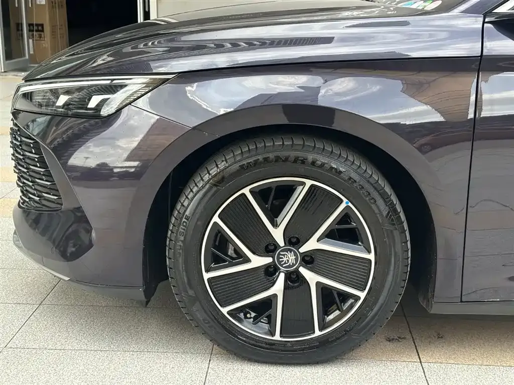 BYD Qin L — фото 8