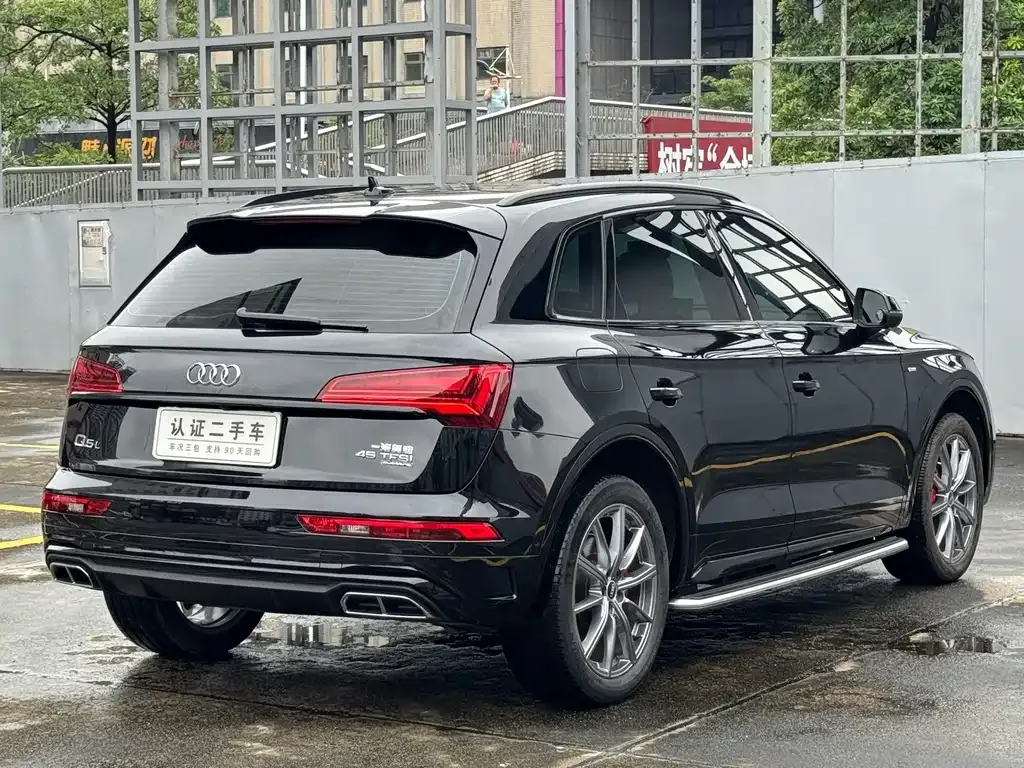 Audi Q5L — фото 5