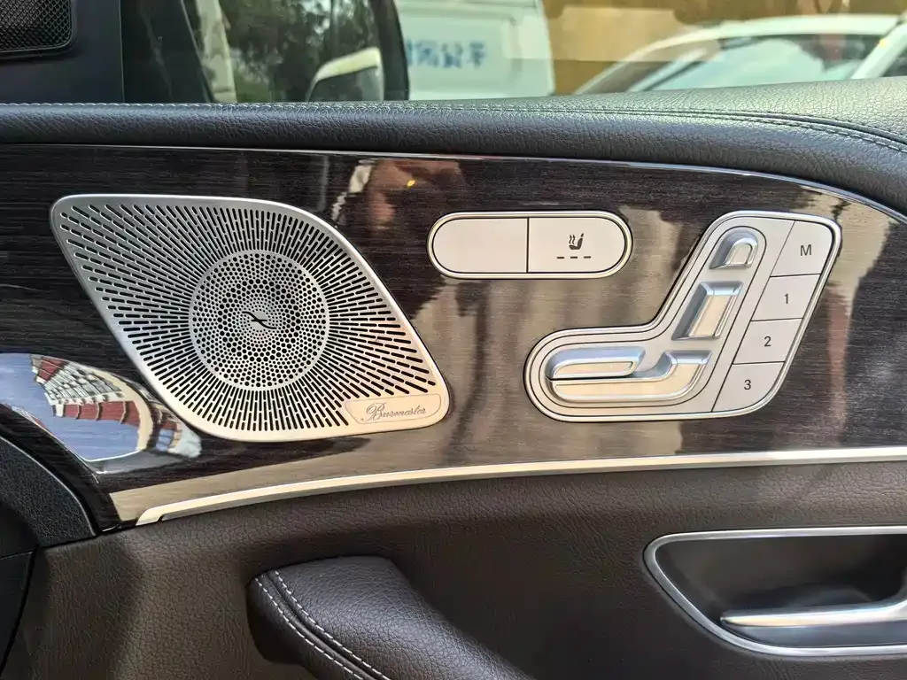 Mercedes-Benz GLS — фото 10