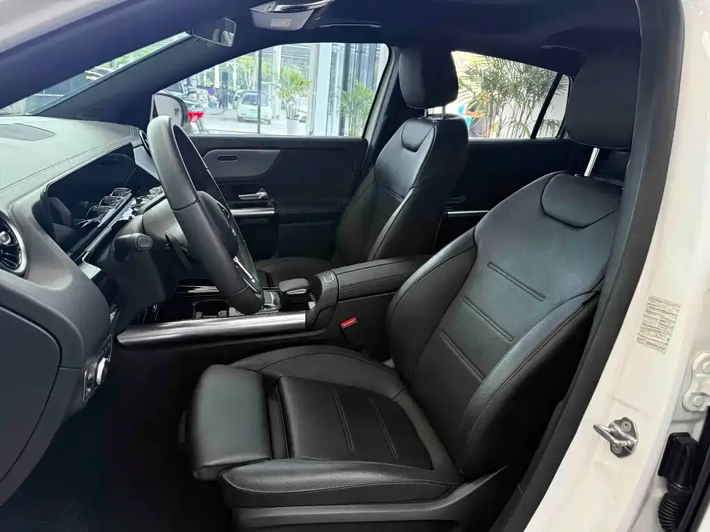 Mercedes-Benz GLA — фото 10