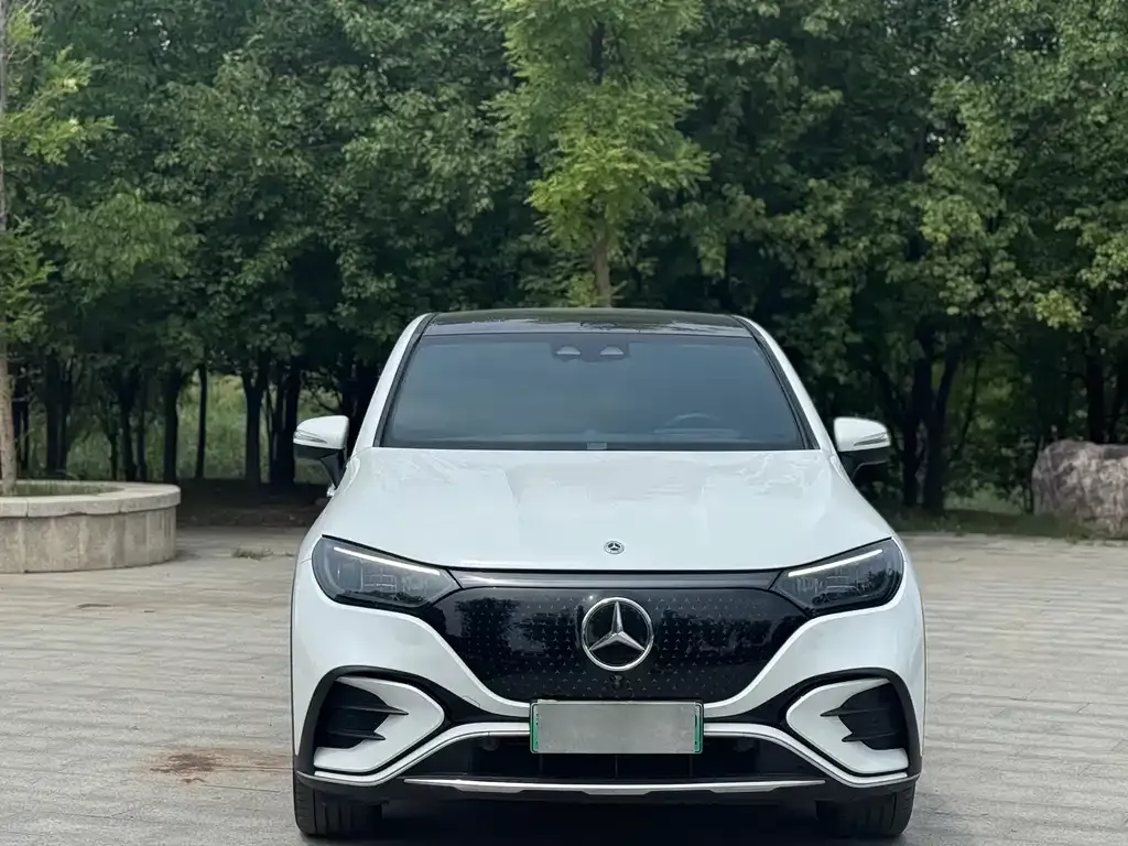 Mercedes-Benz EQE SUV — фото 4