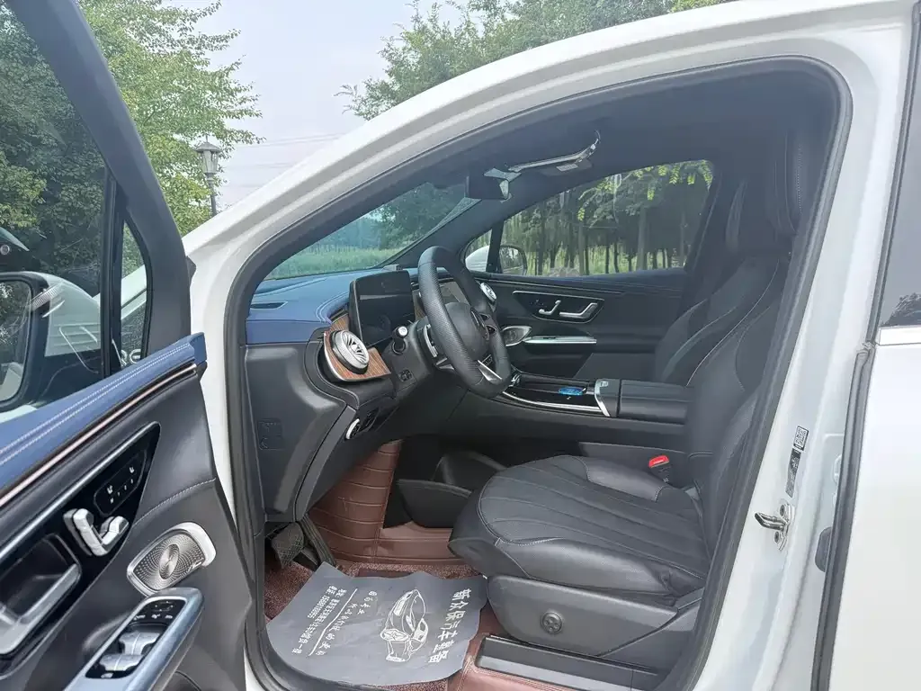 Mercedes-Benz EQE SUV — фото 2