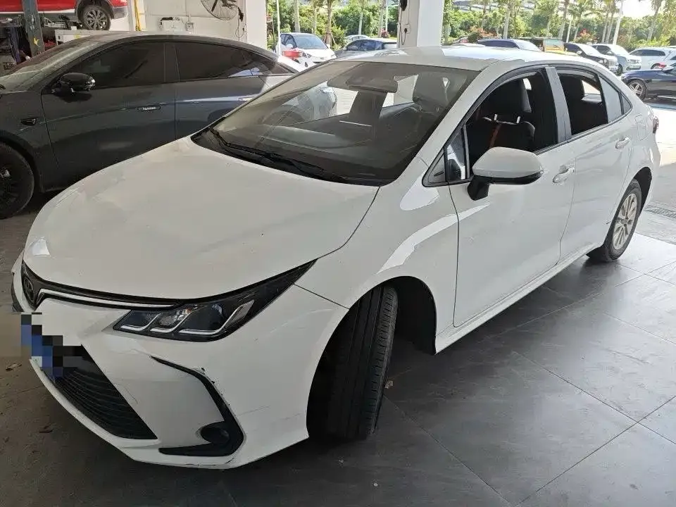Toyota Corolla — фото 1