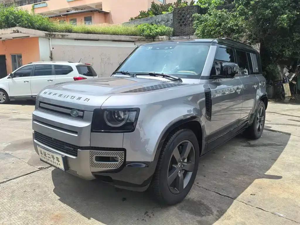 Land Rover Defender — фото 1