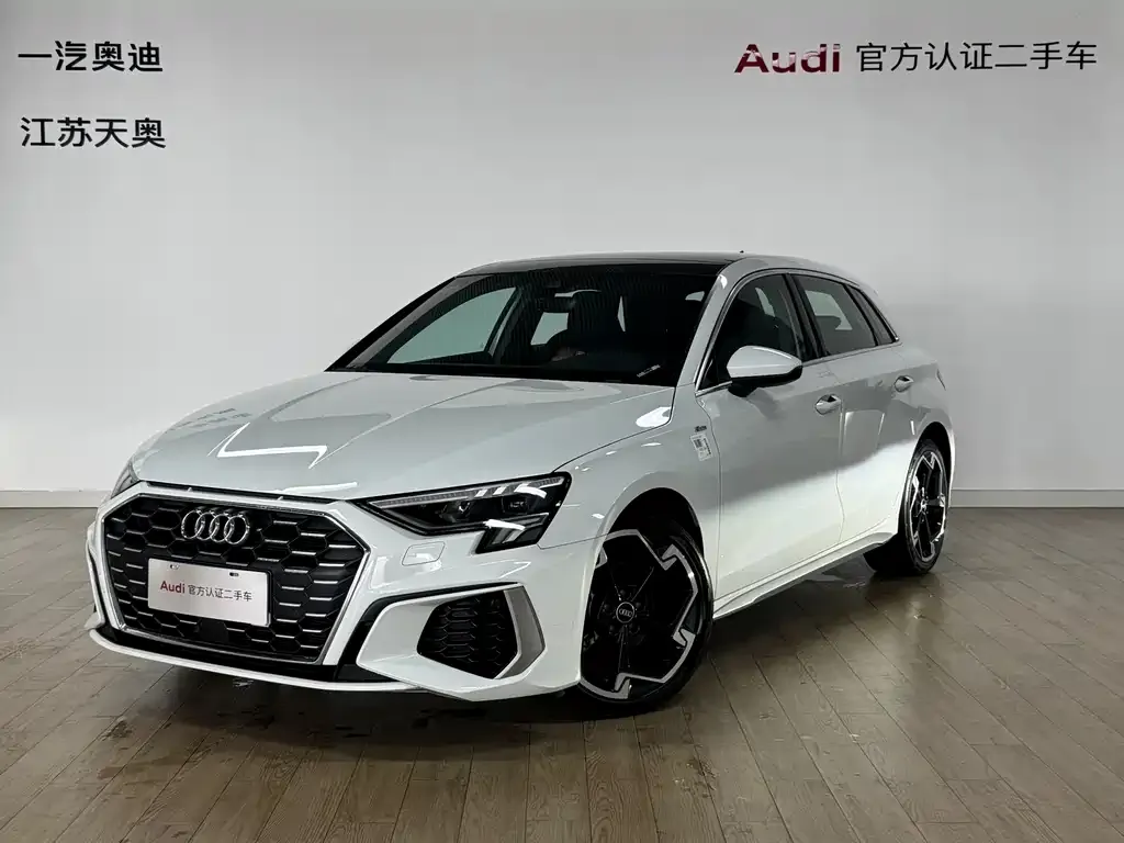 Audi A3 — фото 1