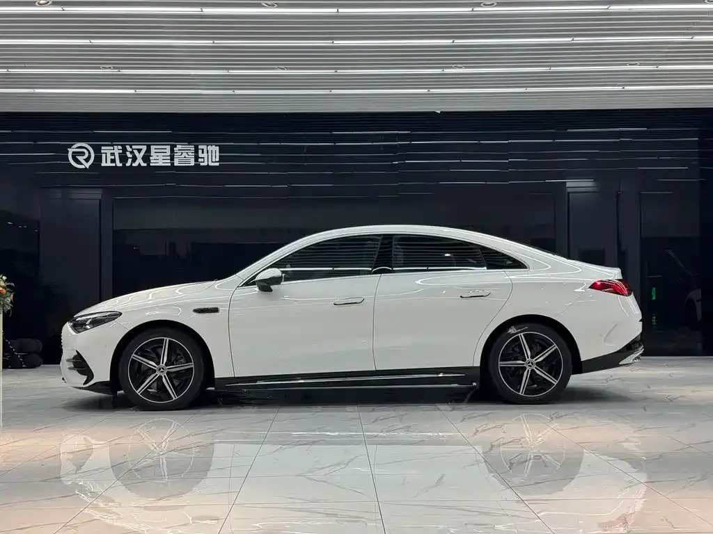 Mercedes-Benz CLA PHEV — фото 7