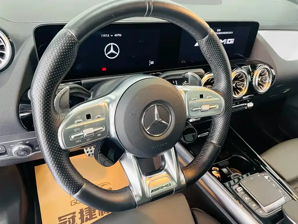 Mercedes-Benz GLA AMG — фото 6