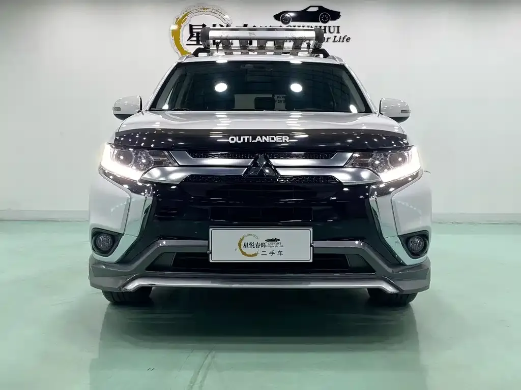 Mitsubishi Outlander — фото 3