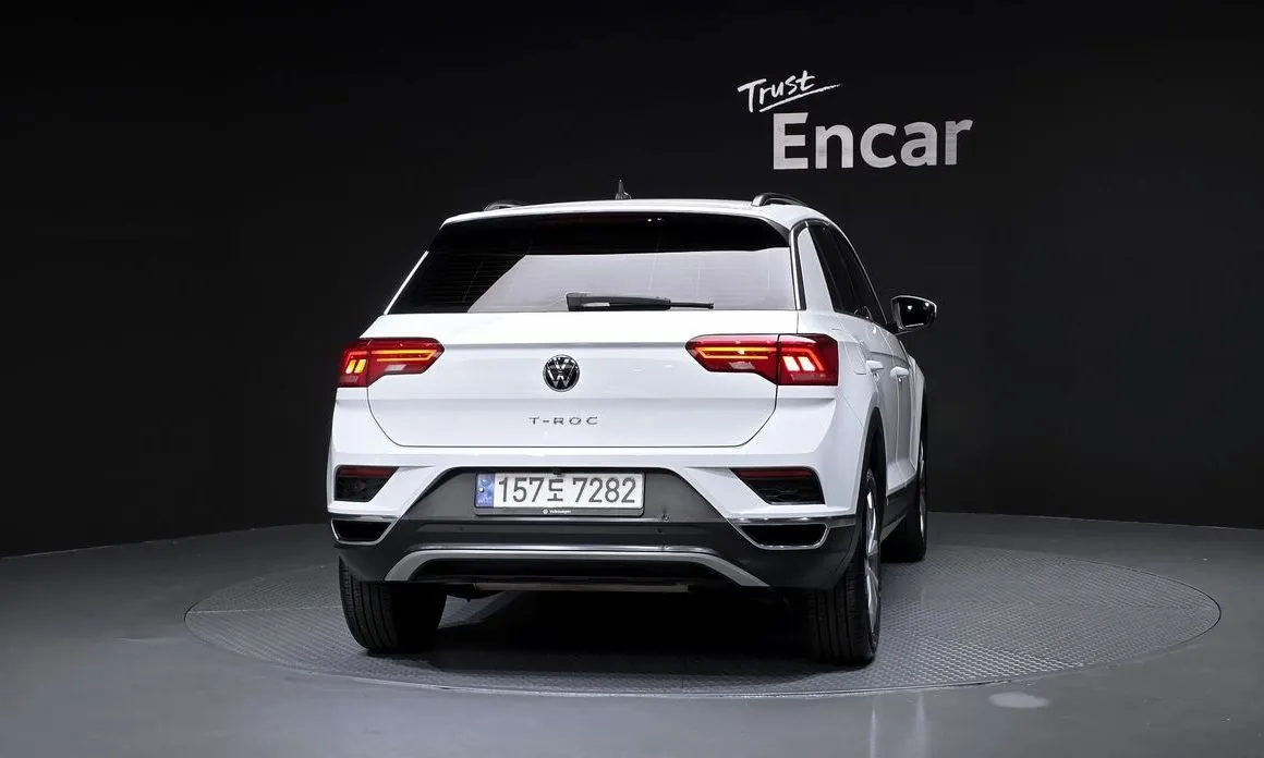Volkswagen T-Roc — фото 9