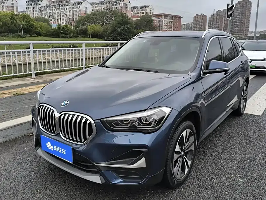 BMW X1 — фото 1
