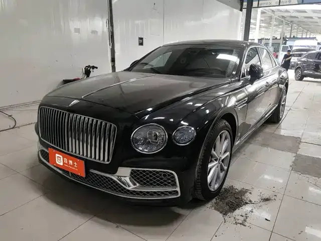 Bentley Flying Spur — фото 1